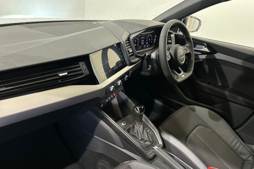 Audi A1 Black Edition 30 Tfsi 116 Ps S Tronic SV26WHF White #2