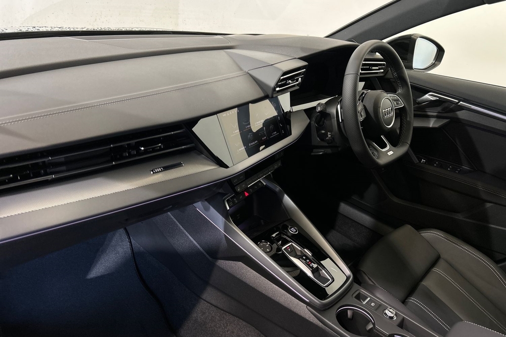 Audi A3 S Line Tfsi E 204 Ps S Tronic SV26XHZ Black #2