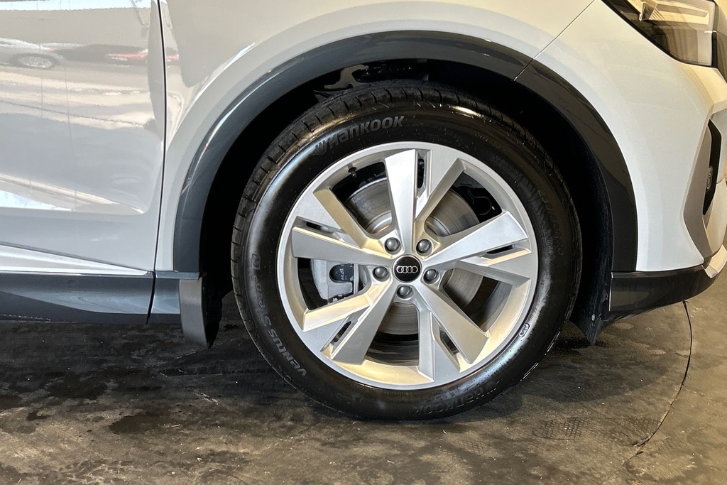 Audi Q4 E Tron Q4 S Line 40 E-tron 150,00 Kw SV26UMF White #5