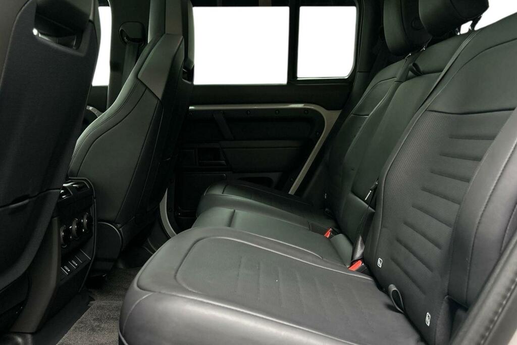 Land Rover Defender 110 P635 110 Octa Grey #4