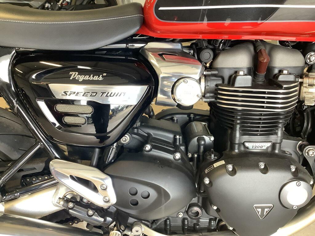 Triumph 1200 Xe Showcase Edition Blue #2