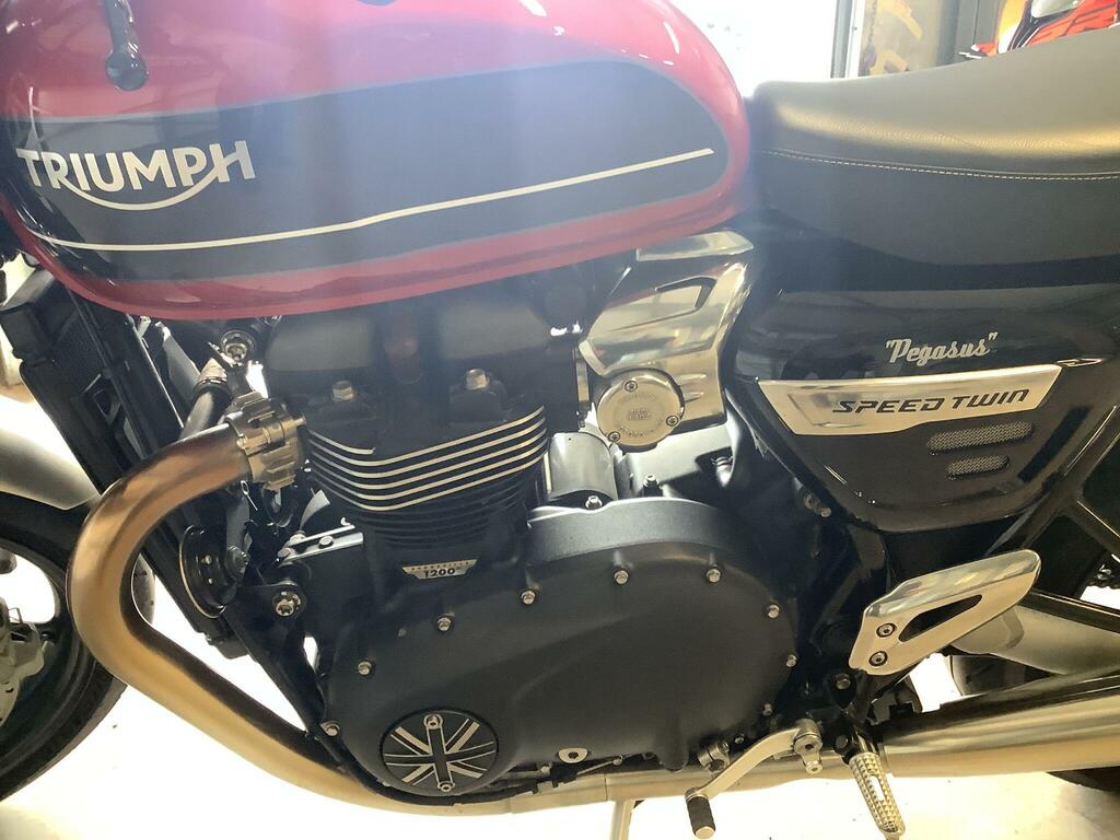 Triumph 1200 Xe Showcase Edition Blue #6