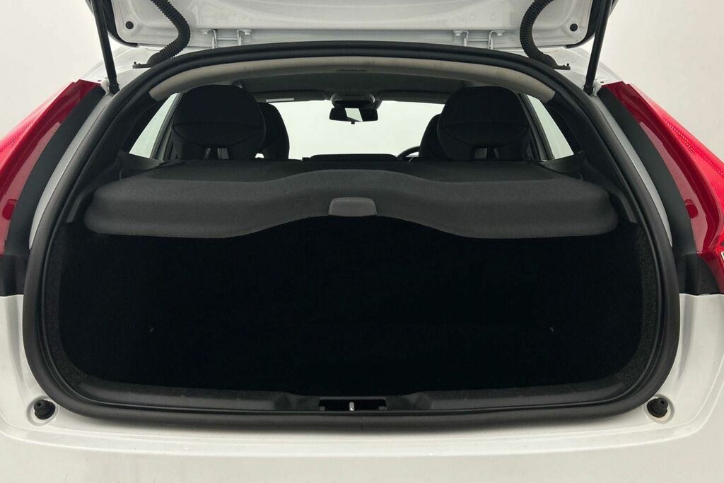 Volvo V40 2019 Volvo V40 2.0 D3 R-design Edition Black #8