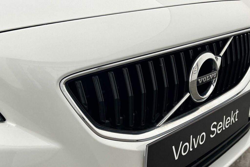 Volvo V40 2019 Volvo V40 2.0 D3 R-design Edition Black #31