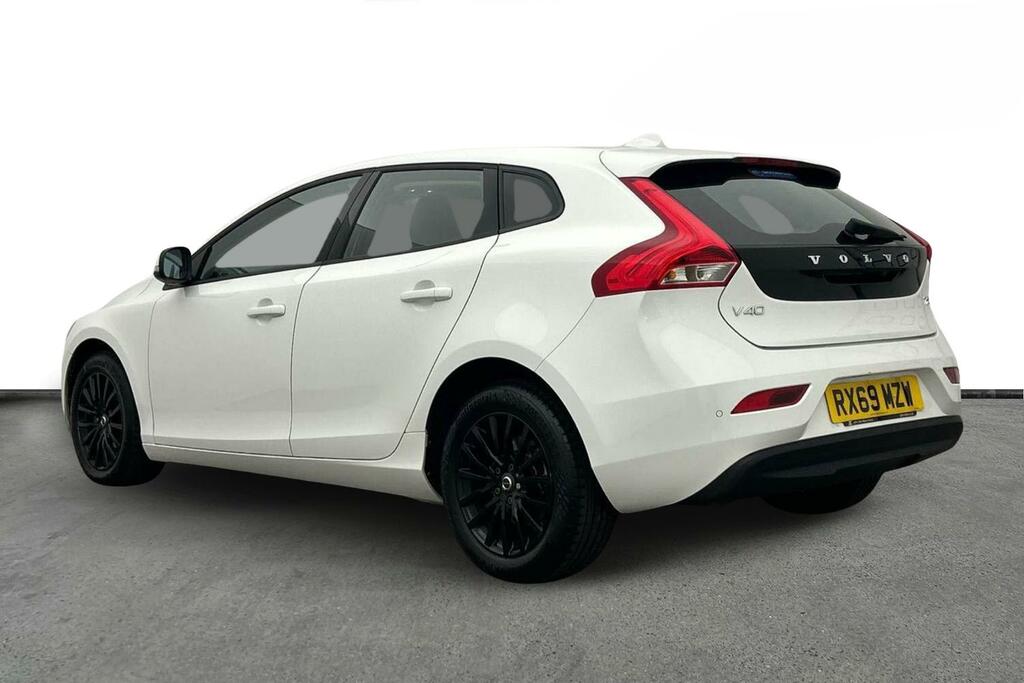 Volvo V40 T2 Momentum White #3