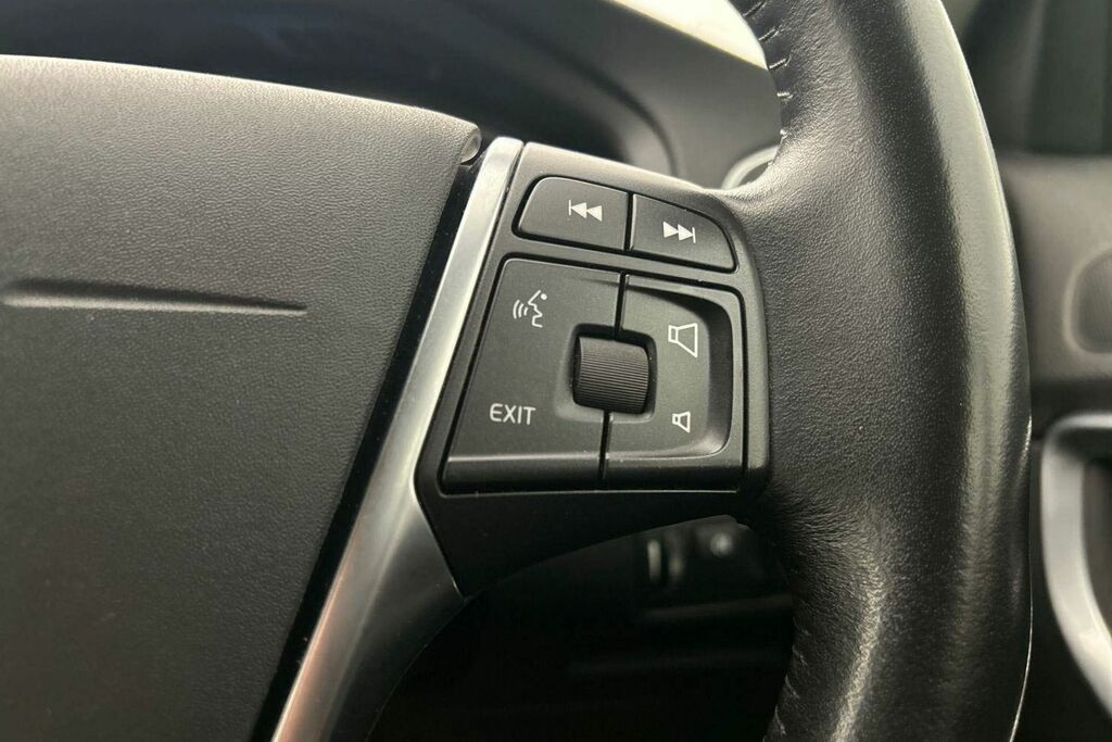 Volvo V40 2019 Volvo V40 2.0 D3 R-design Edition Black #12