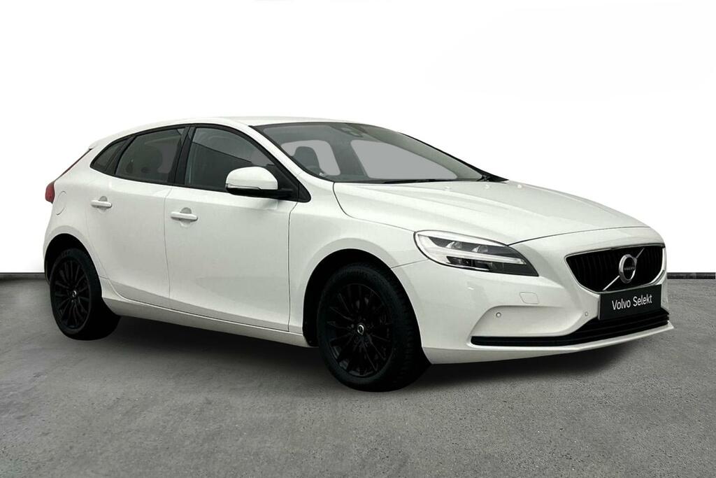 Volvo V40 T2 Momentum White