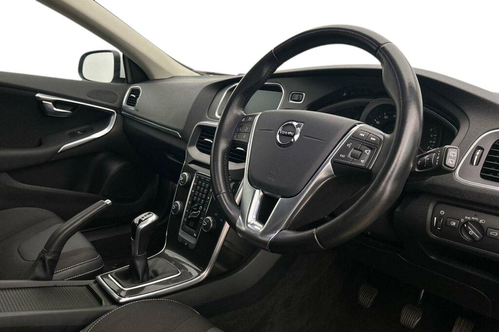 Volvo V40 2019 Volvo V40 2.0 D3 R-design Edition Black #10