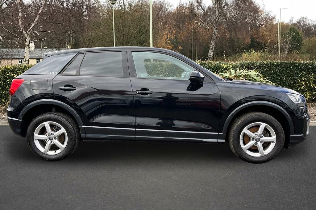 Audi Q2 30 Tdi Se ST68ZDD Black #4
