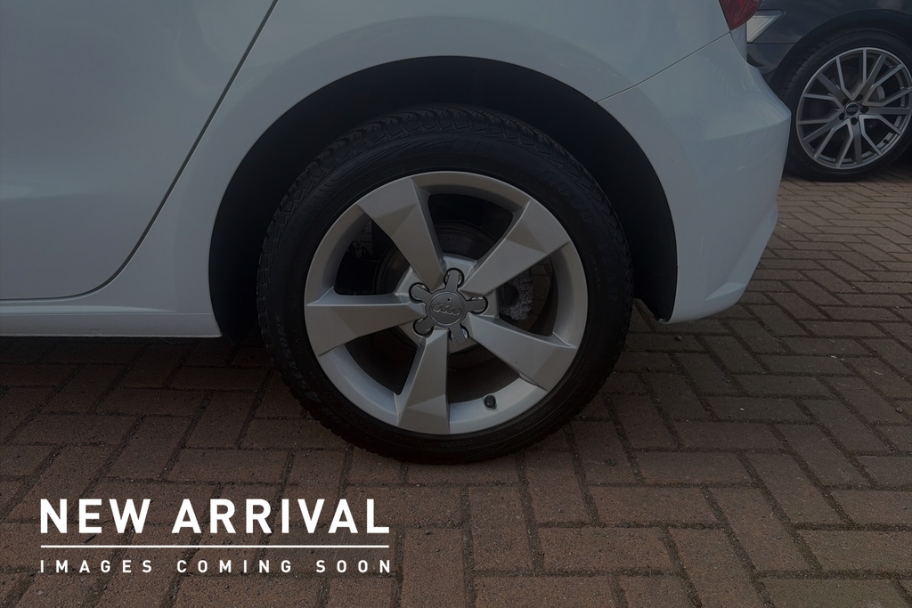 Audi A1 Sport Nav 1.0 Tfsi 95 Ps 5-Speed SV18JZS White #4