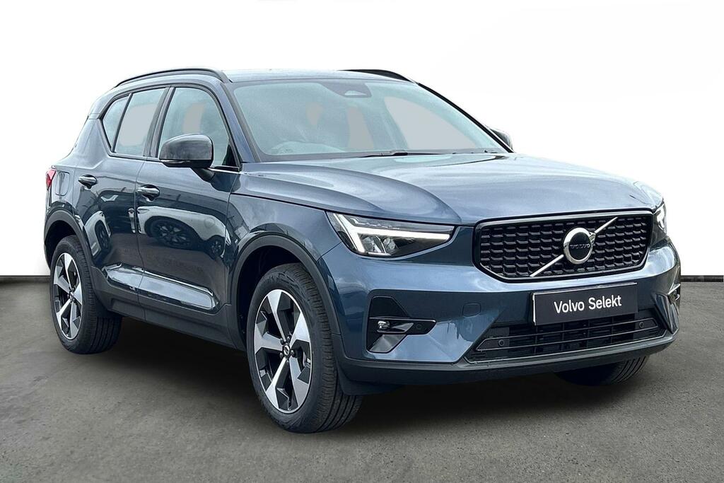 Volvo XC40 Plus, B3 Mild Hybrid, Dark Blue