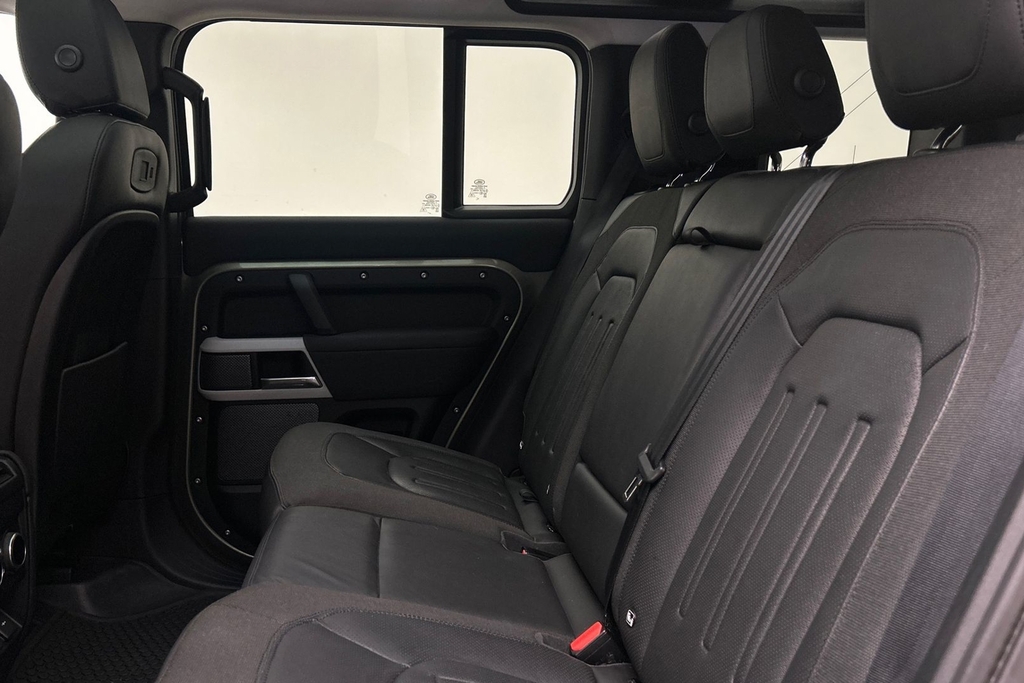 Land Rover Defender 110 D240 First Edition Green #4