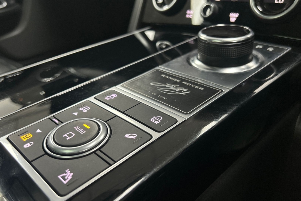 Land Rover Range Rover 3.0 D300 Westminster Black Black #13