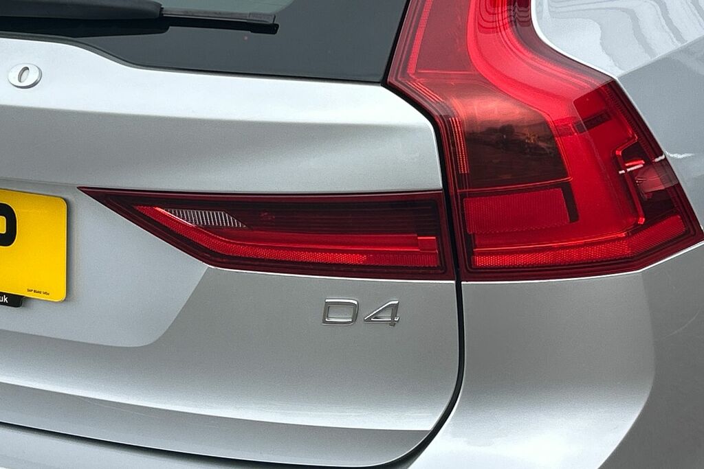 Volvo V90 V90 Inscripton D4 Gold #30