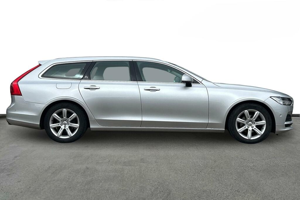 Volvo V90 D4 Momentum Silver #4