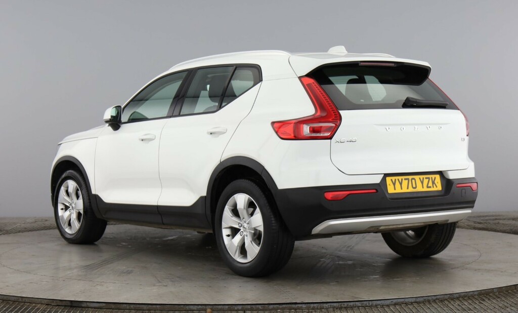 Volvo XC40 Momentum, T3 YY70YZK White #3