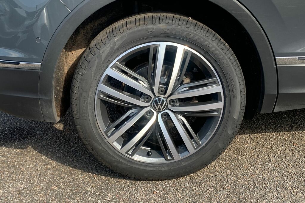 Volkswagen Tiguan 2.0 Tdi 4Motion Elegance Dsg Grey #5