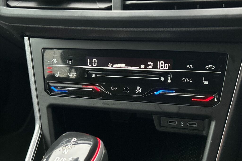 Volkswagen Polo Hatchback White #17