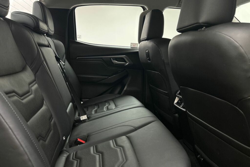 Isuzu D-Max Td V-cross U725 Ulez Red #17