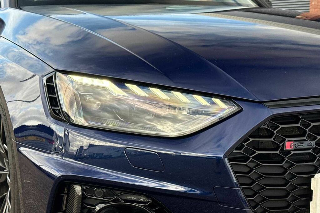 Audi RS4 Competition Black #18