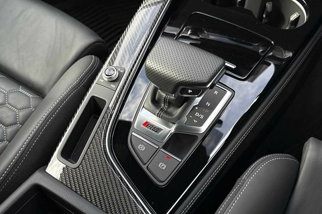 Audi RS4 Competition Black #21