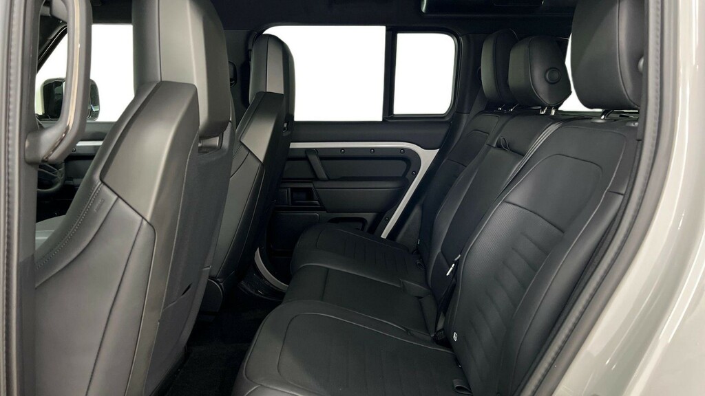 Land Rover Defender 110 P635 Octa Grey #4