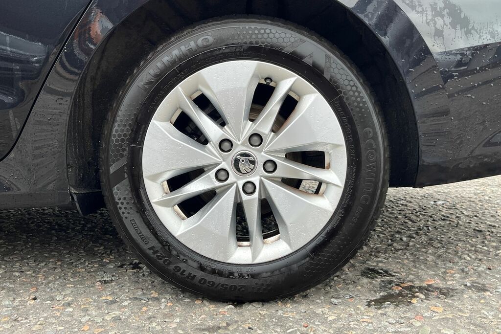 Skoda Octavia 1.5 Tsi 150Ps E-tec Se L Dsg Black #5