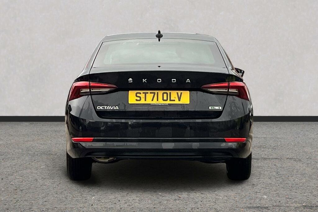Skoda Octavia Automatic White #7