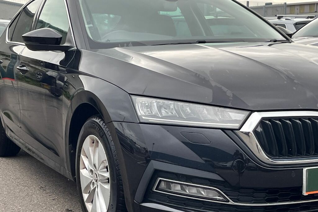 Skoda Octavia Automatic White #18