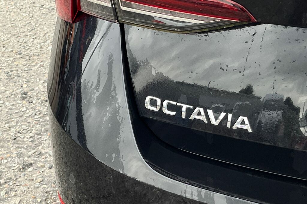 Skoda Octavia Automatic White #20