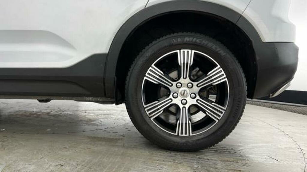 Volvo XC40 1.5 T3 163 Inscription Geartronic Silver #4