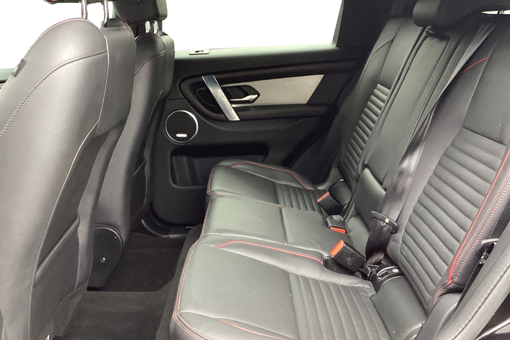 Land Rover Discovery Sport P300e R-dynamic Hse Black #4