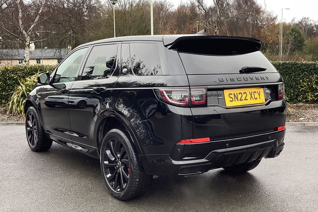 Land Rover Discovery Sport P300e R-dynamic Hse Black #2