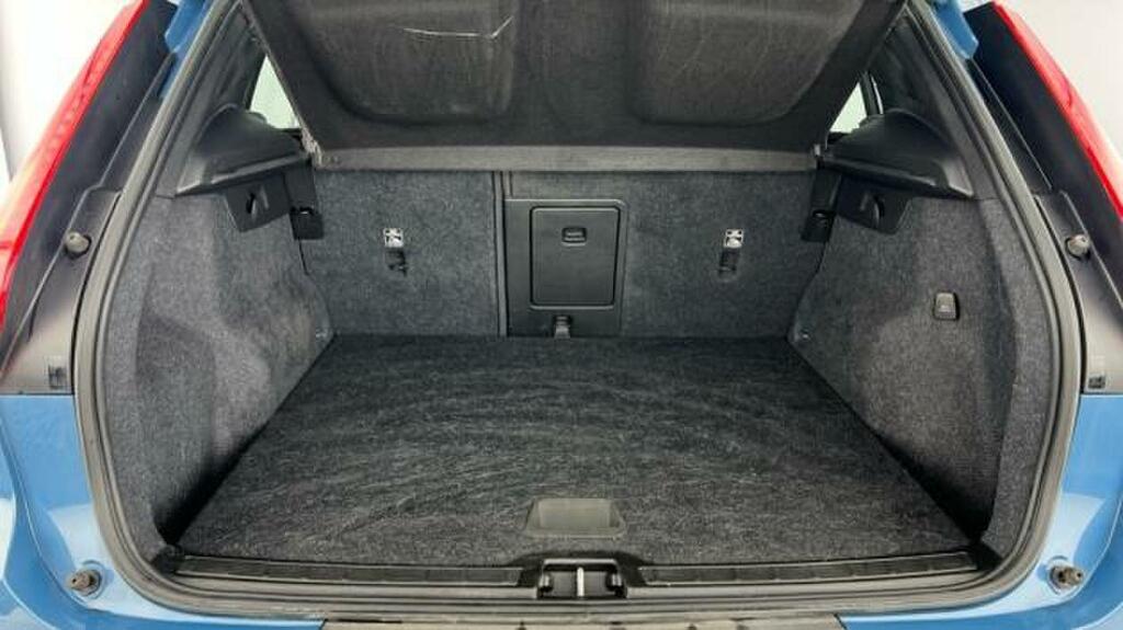 Volvo XC40 2.0 B3p Core Blue #5