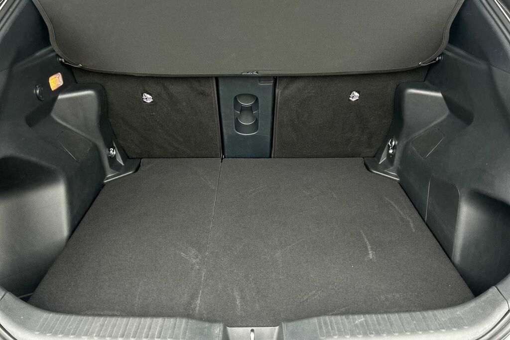 Toyota Yaris Cross 1.5 Hybrid Design Cvt White #16