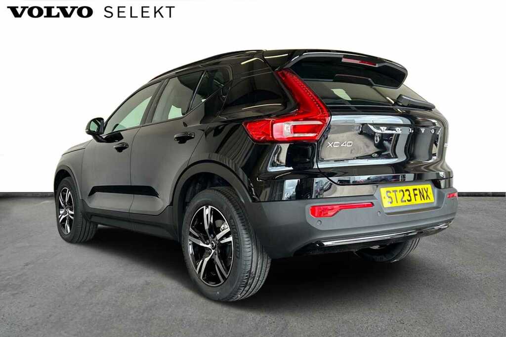 Volvo XC40 Plus, B3 Mild Hybrid, Dark Black #2