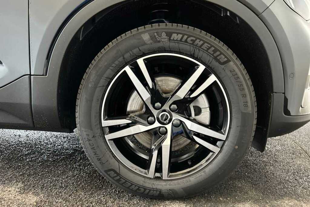 Volvo XC40 Plus, B3 Mild Hybrid, Dark Black #4