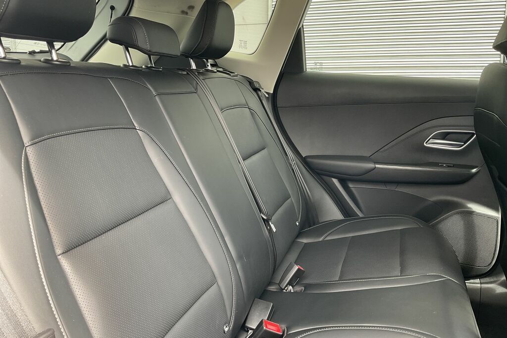 MG ZS Hatchback Silver #17