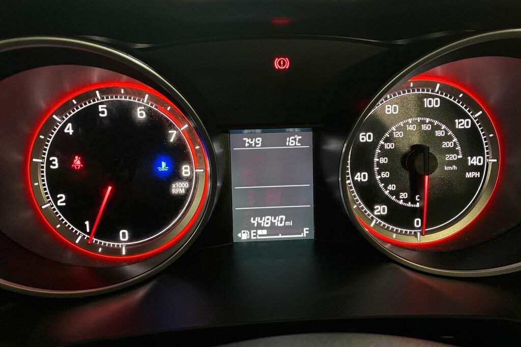 Suzuki Swift Hatchback Red #10