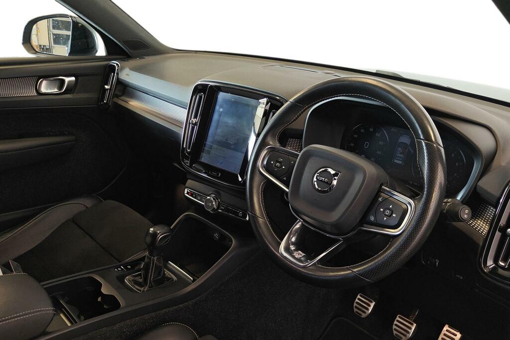 Volvo XC40 D3 R-design Black #10