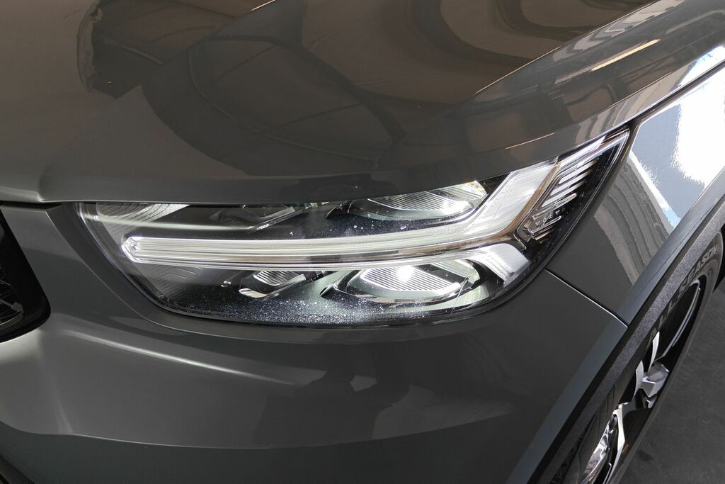 Volvo XC40 D3 R-design Black #18