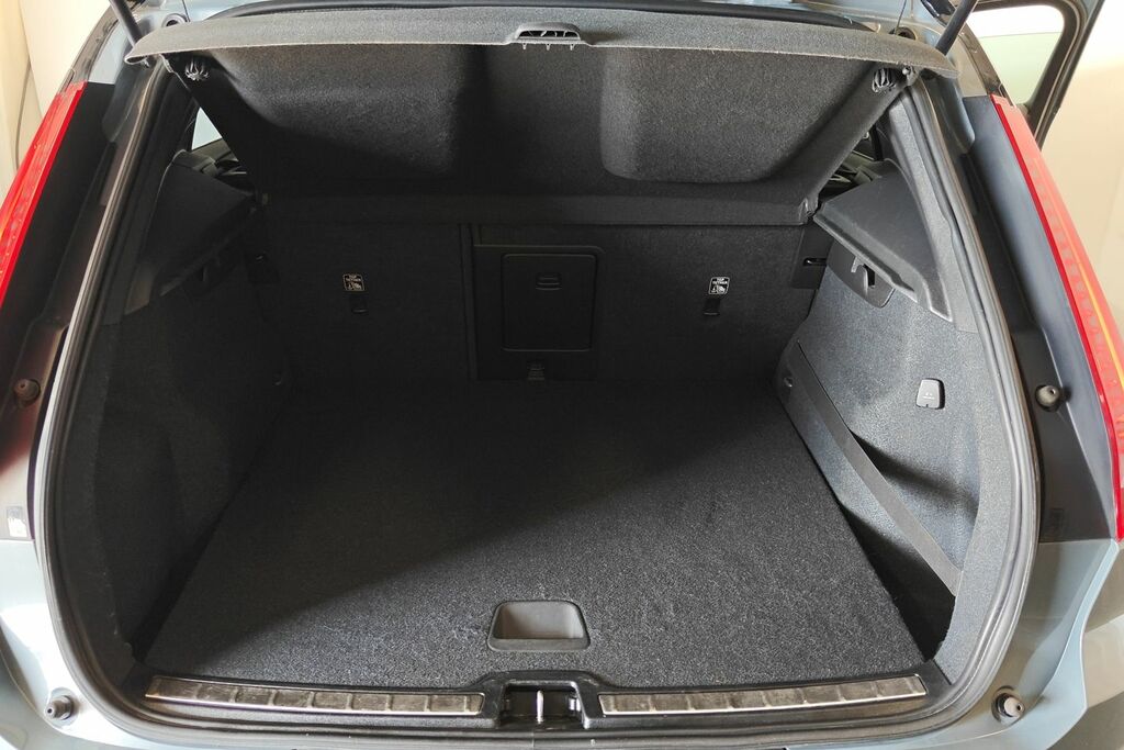 Volvo XC40 D3 R-design Black #8