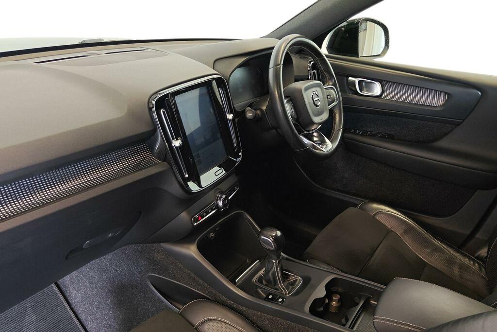 Volvo XC40 1.5 T3 163 R Design Grey #2