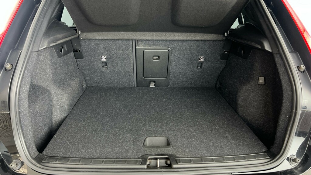 Volvo XC40 1.5 T4 Recharge Phev R Design Black #5