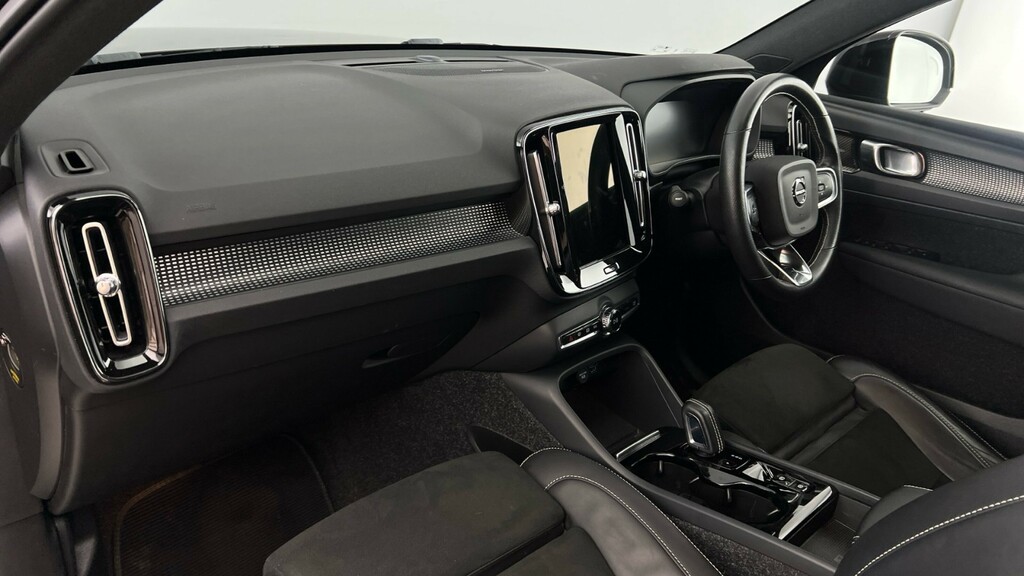 Volvo XC40 1.5 T4 Recharge Phev R Design Black #6