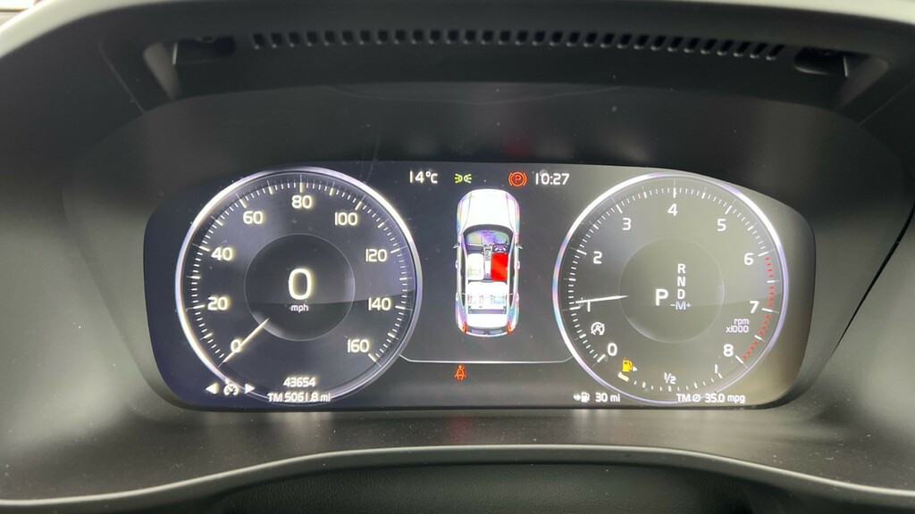 Volvo XC40 Core Black #9