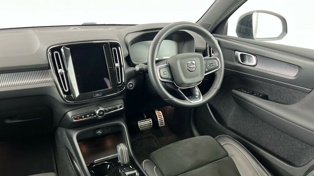 Volvo XC40 Core Black #8