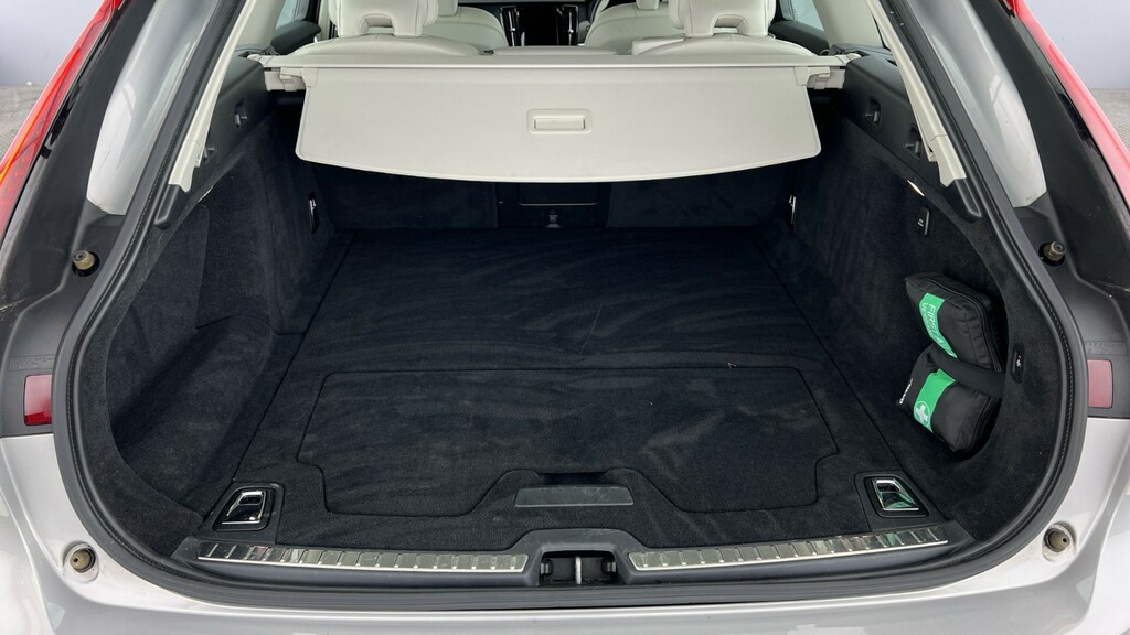 Volvo V90 2.0 B4p Core Silver #5