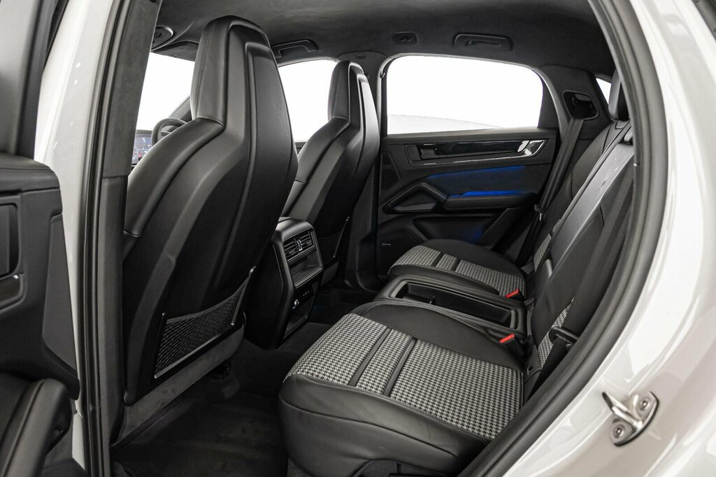 Porsche Cayenne Tiptronic S Purple #15