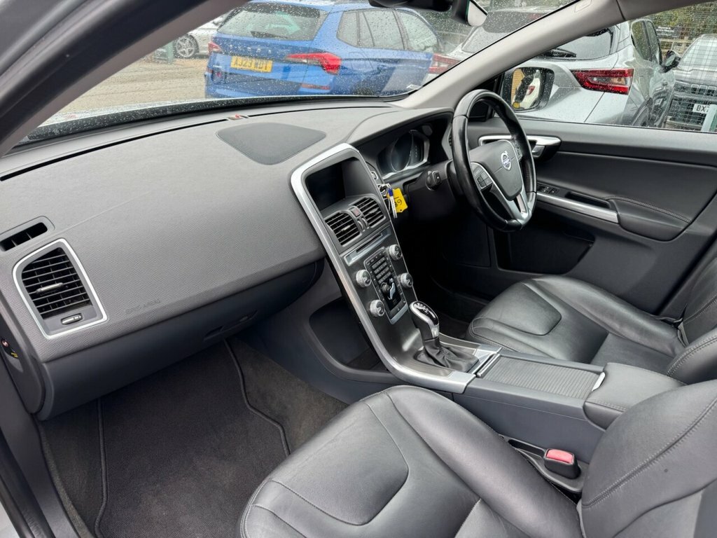 Volvo XC60 2L Se Lux Nav Silver #4